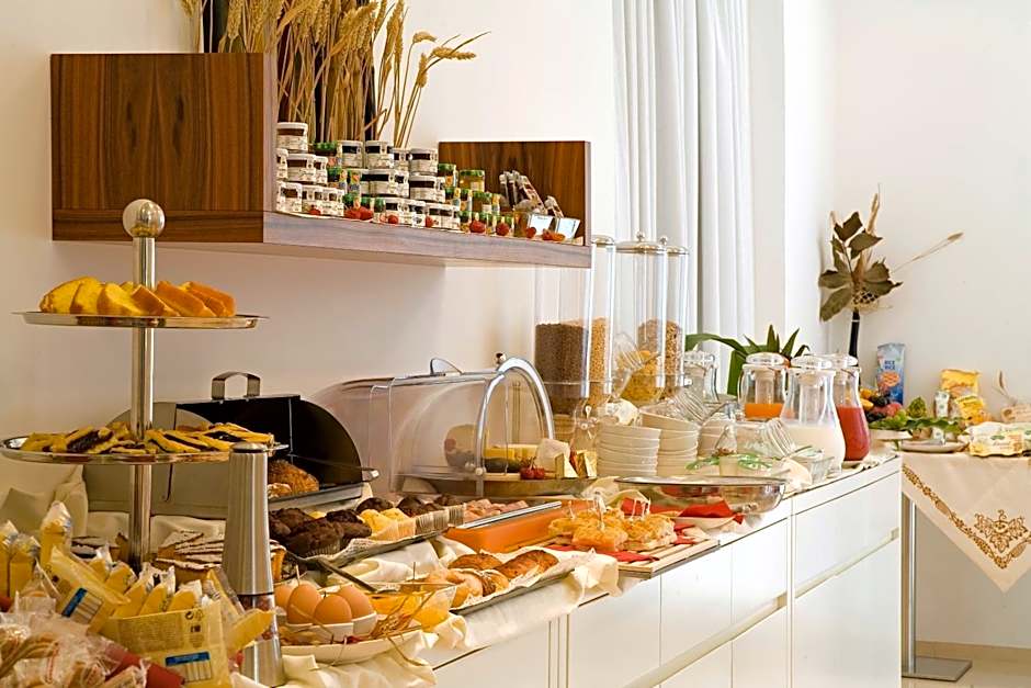 Card International Hotel