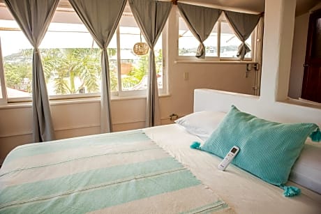 Double Room with Balcony and Sea View