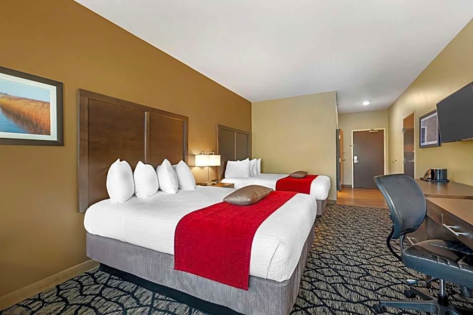 Best Western Plus Lakeview Hotel