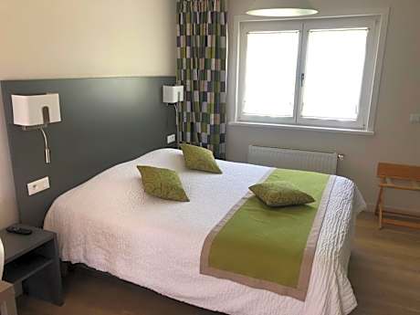 Studio double bed