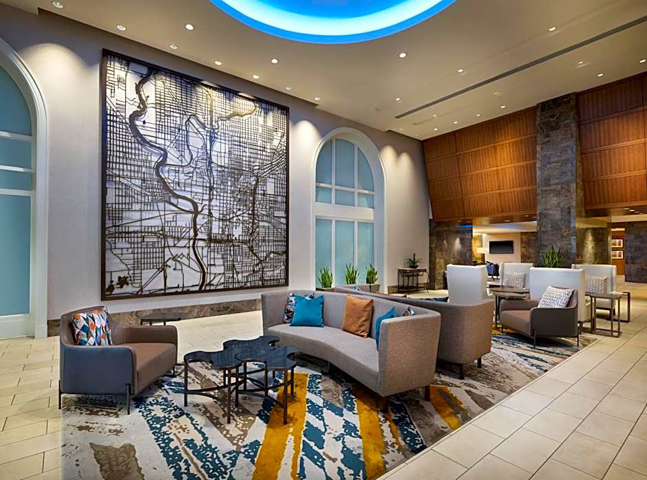 Hilton Indianapolis Hotel & Suites