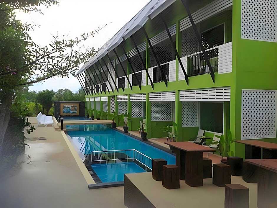 Khaolak C-nior Bungalows