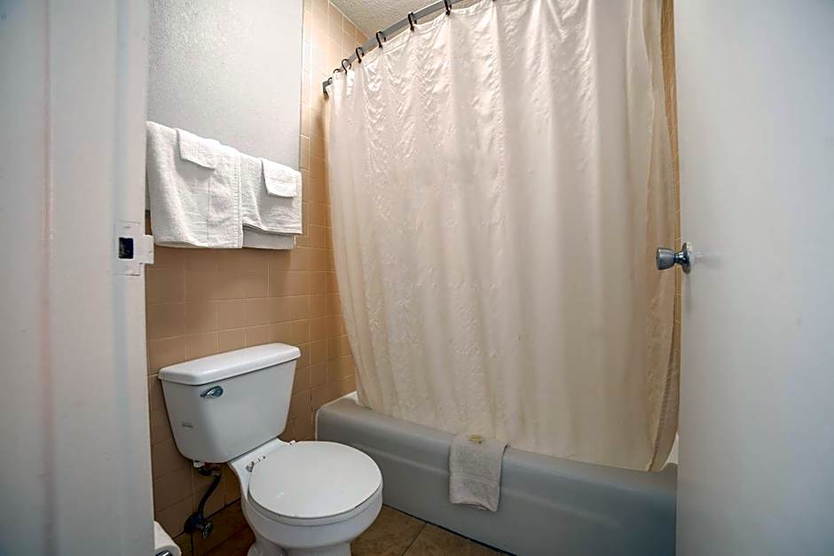 Masters Inn Selma Smithfield I-95 By OYO