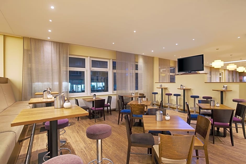 Holiday Inn Express Hamburg City Centre Hamburg Preise Ab Eur71