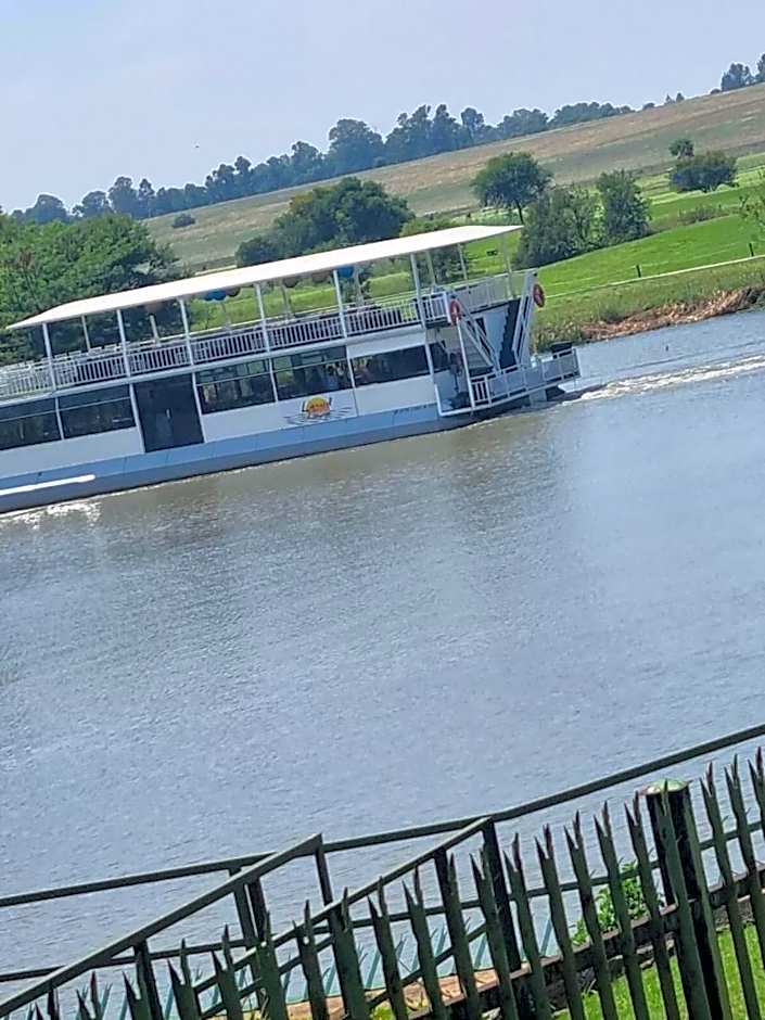 Emufuleni river logde