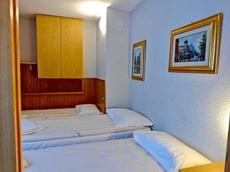 Two-Bedroom Apartment (5 Adults)