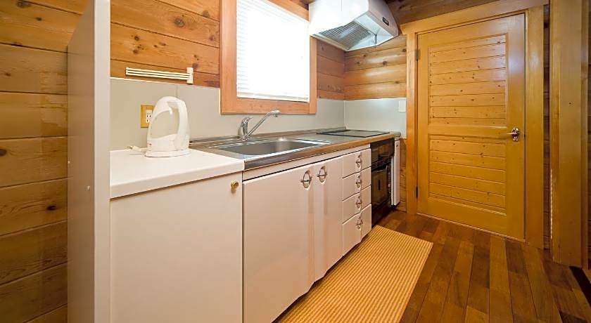 Holiday House Green Garden