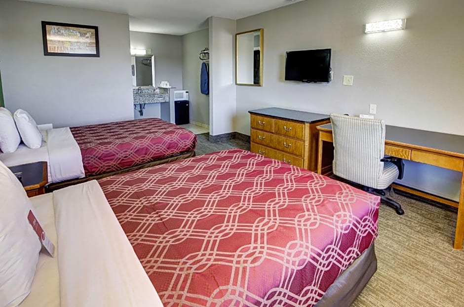 Econo Lodge Airport