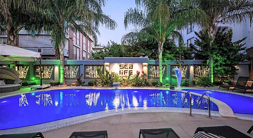 Sealife Lounge - Adult only