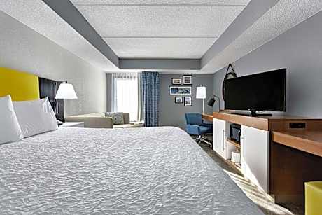 King Room with Sofa Bed - Hearing Accessible/Non-Smoking