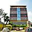 Hi 5 Hotel & Experience