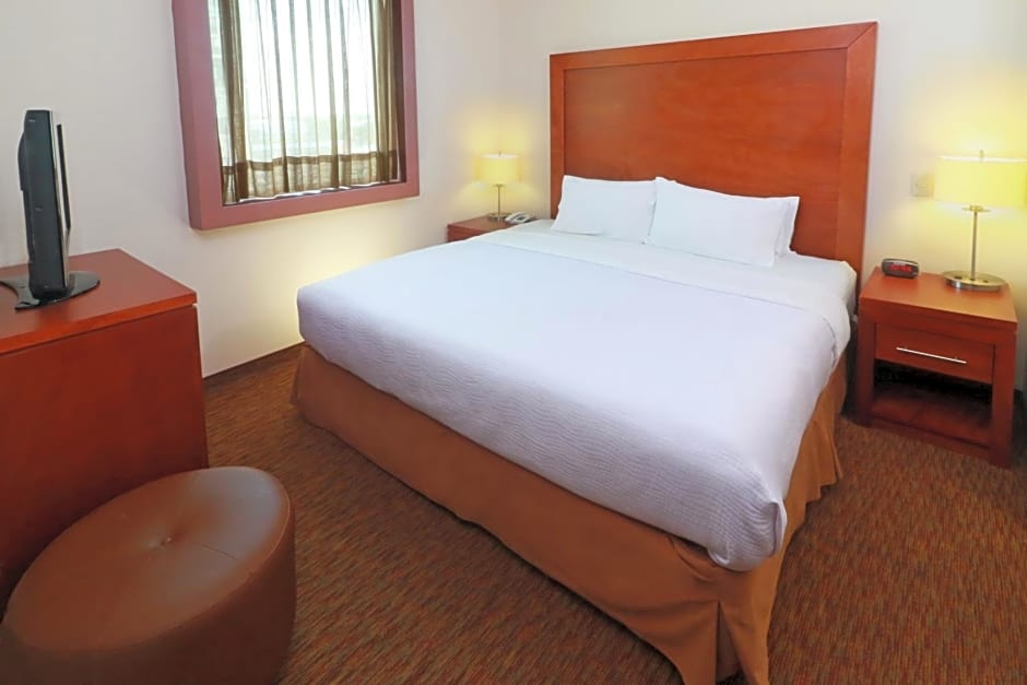 Staybridge Suites Queretaro by IHG