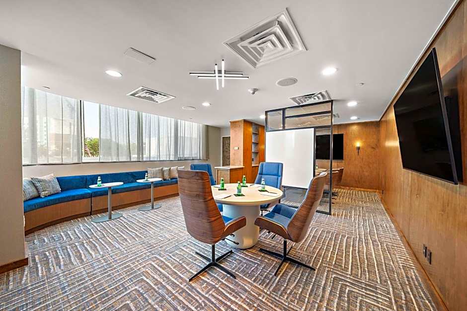 Hilton College Station