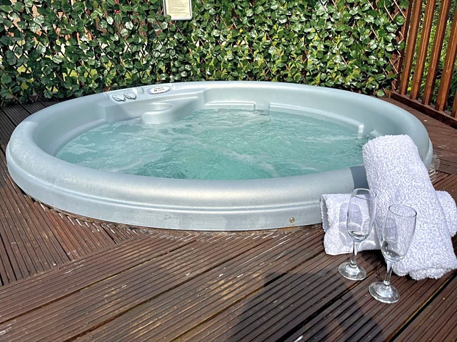 Buttercup Lodge With Hot Tub