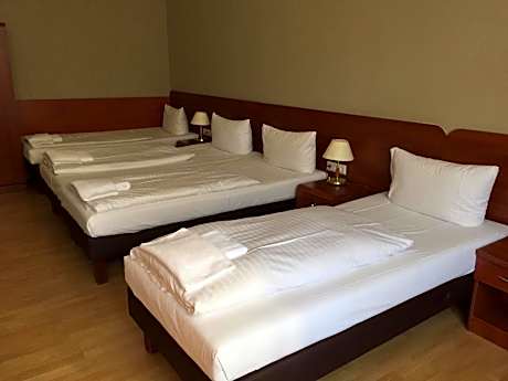 Classic Quadruple Room