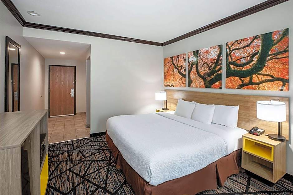 Days Inn by Wyndham Baton Rouge I-10