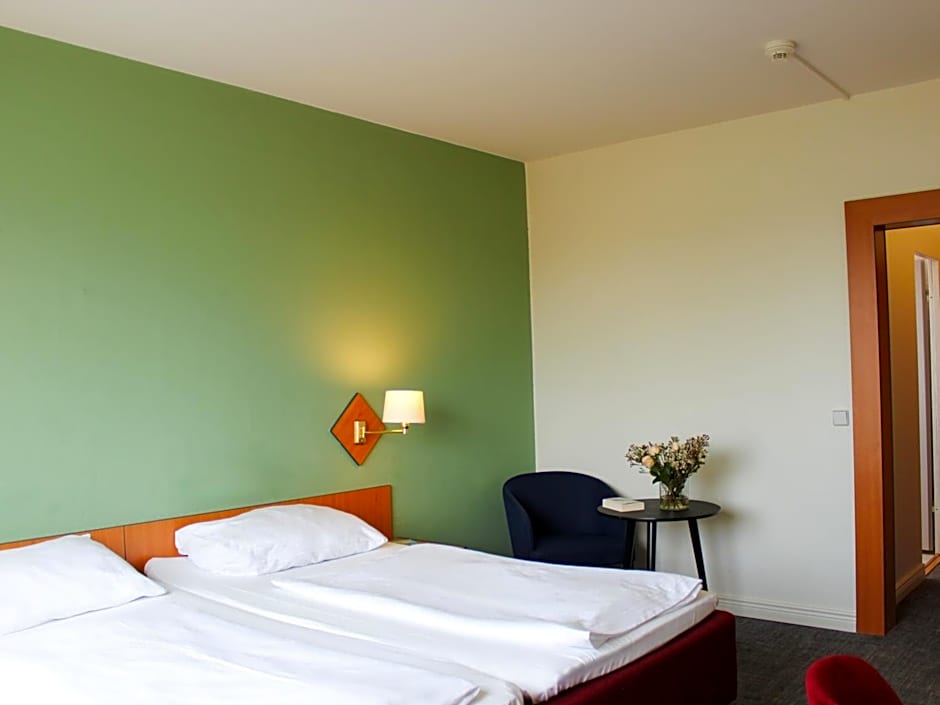 Good Morning + Berlin City East