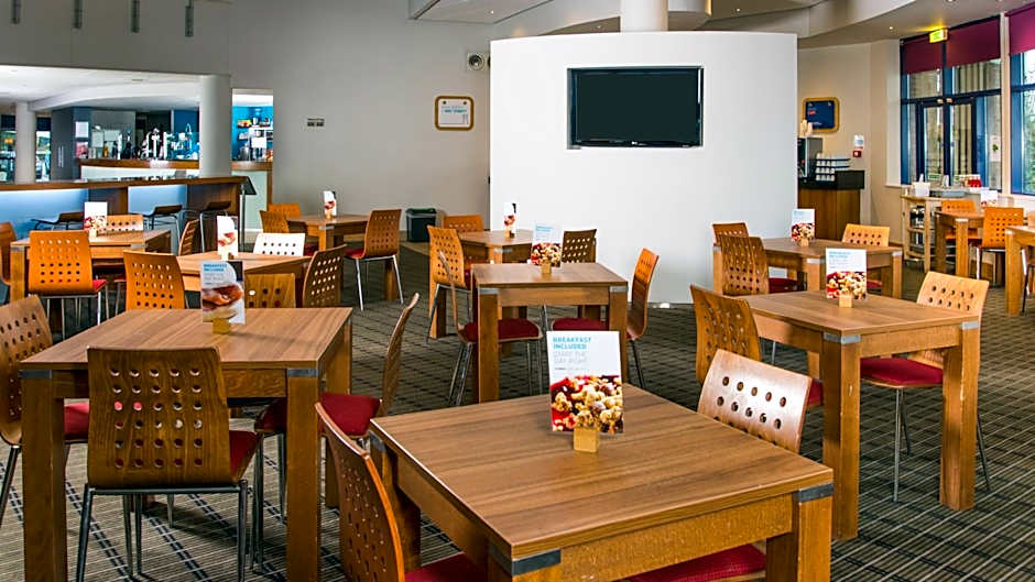 Holiday Inn Express Newport By IHG