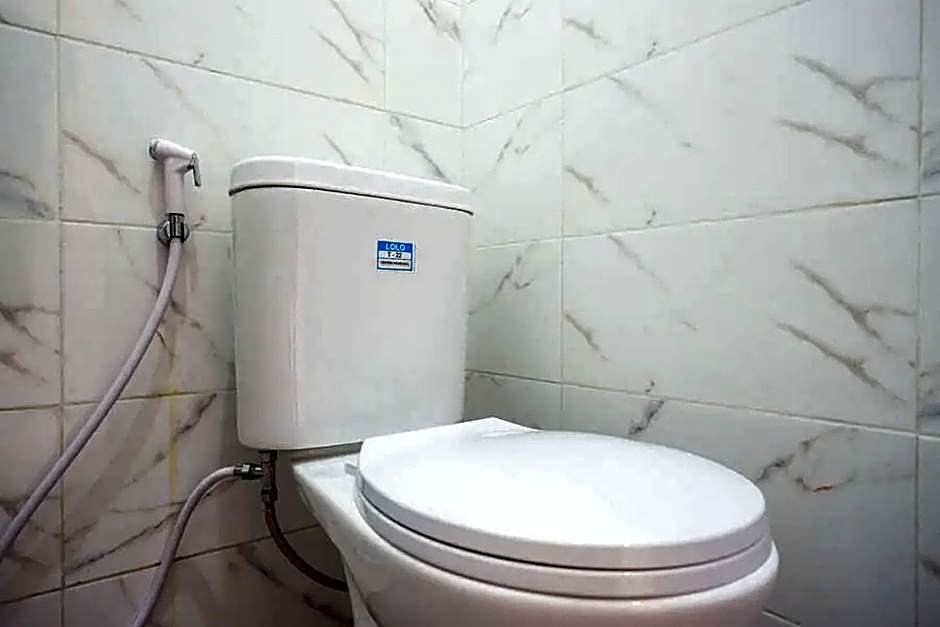 RedDoorz near Kawasan Simpang Lima Area