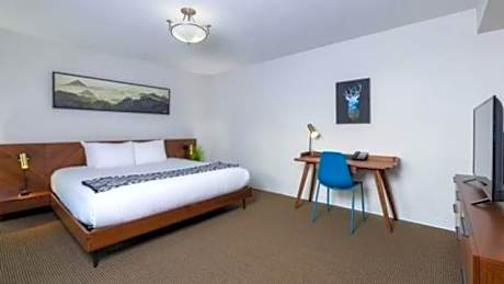 Suite with Mountain View