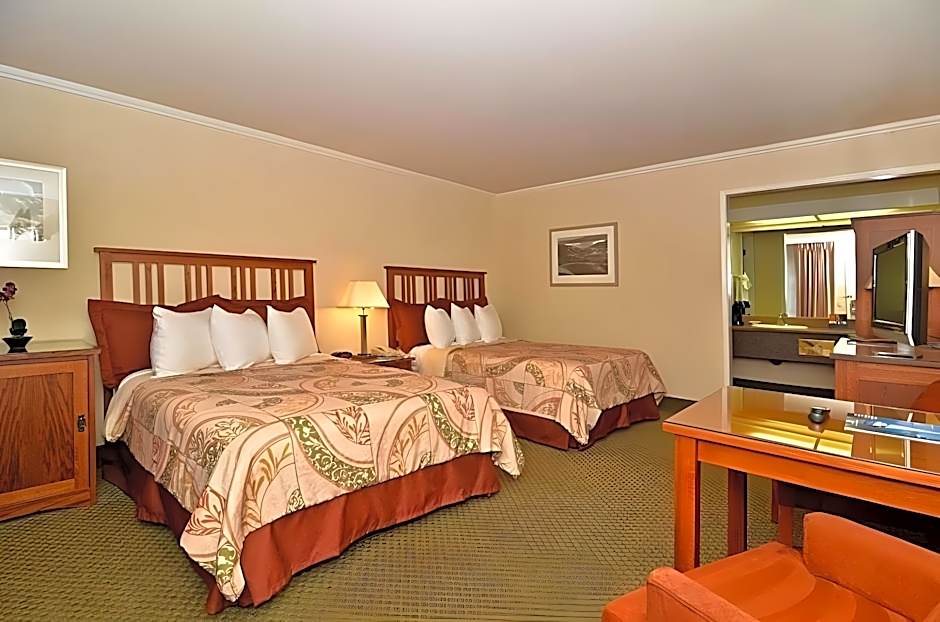 Station House Inn South Lake Tahoe, by Oliver