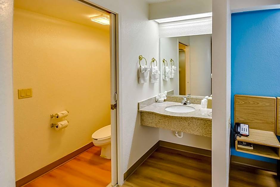 Motel 6-Katy, TX - Houston