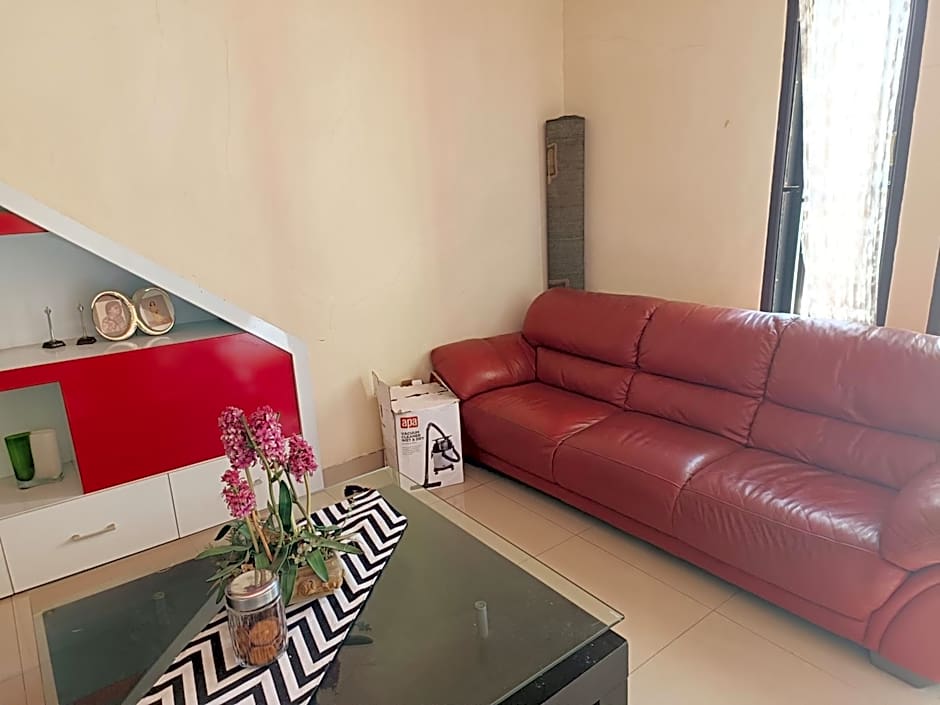 Reddoorz Syariah Near Rumah Sakit Umum Wisata Uit – Makassar, ID
