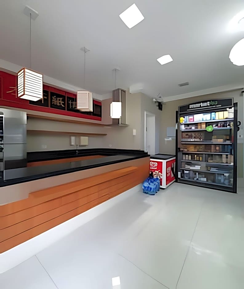 Apto em frente ao shopping com piscina aquecida