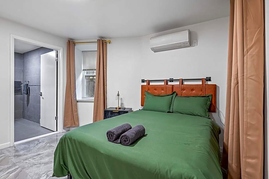 Upper East Side Luxury 3BR 2B 1700 square feet