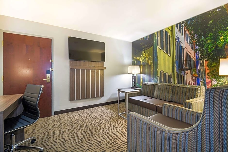 Clarion Pointe Charleston - West Ashley