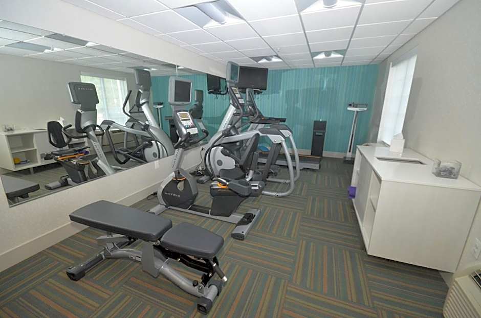 Holiday Inn Express Hotel & Suites Warrenton By IHG