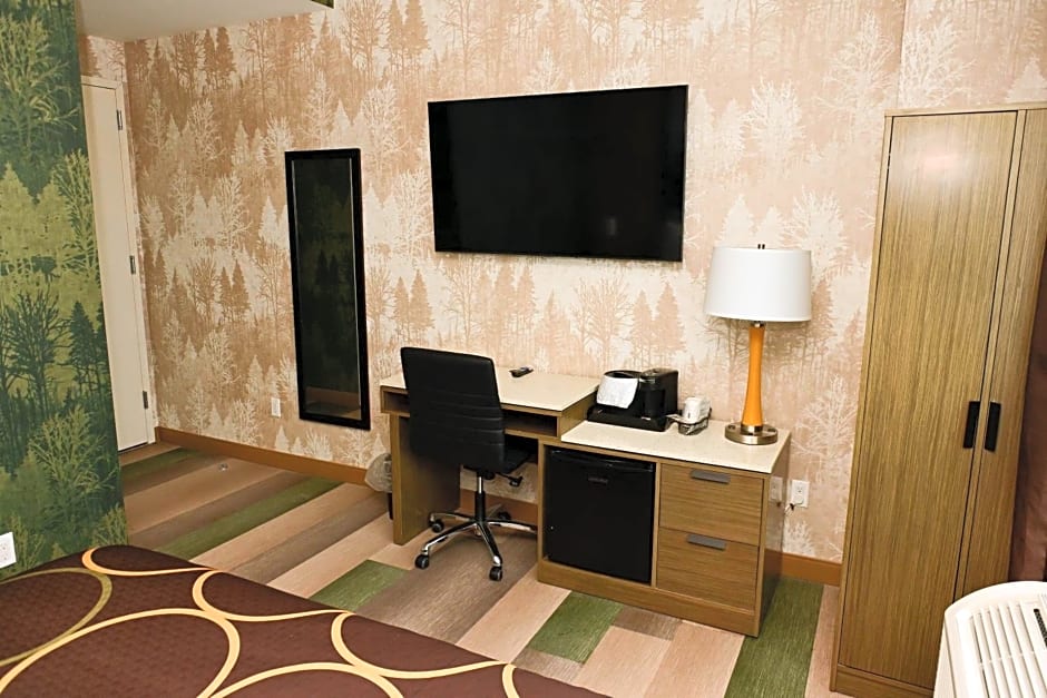 Super 8 by Wyndham Bronx Near Botanical Garden