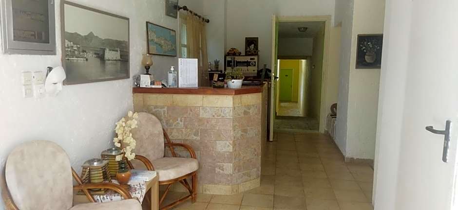 CLEO ROOM WITH PATIO 250m FROM THE BEACH