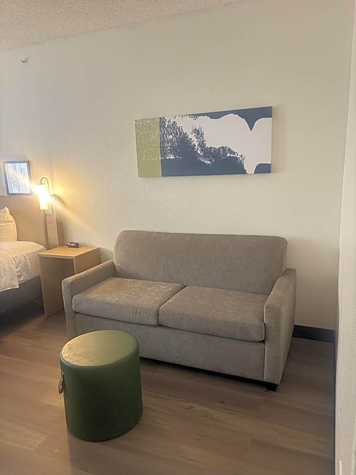 Spark by Hilton Lakewood Denver Southwest