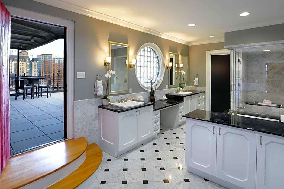 Le Meridien Dallas, The Stoneleigh