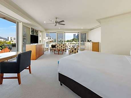 Junior King Suite with City View and Double Spa with one drink voucher