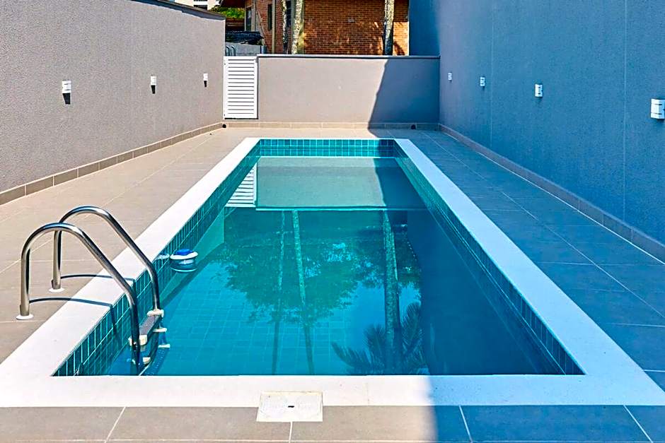 BH28: 1 Quadra d Praia, Ar, Churrasqueira, Piscina