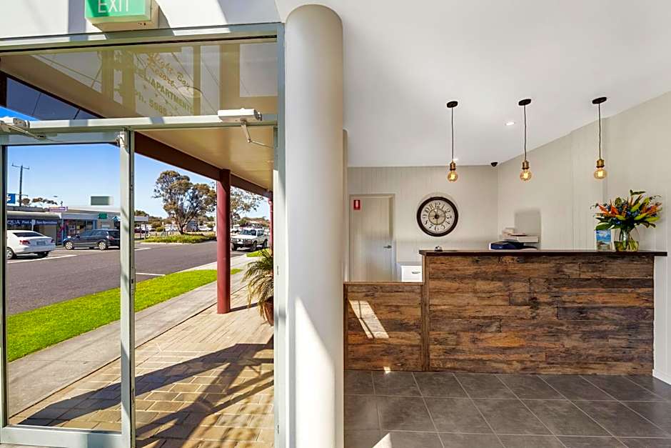 Moonlight Bay Apartments