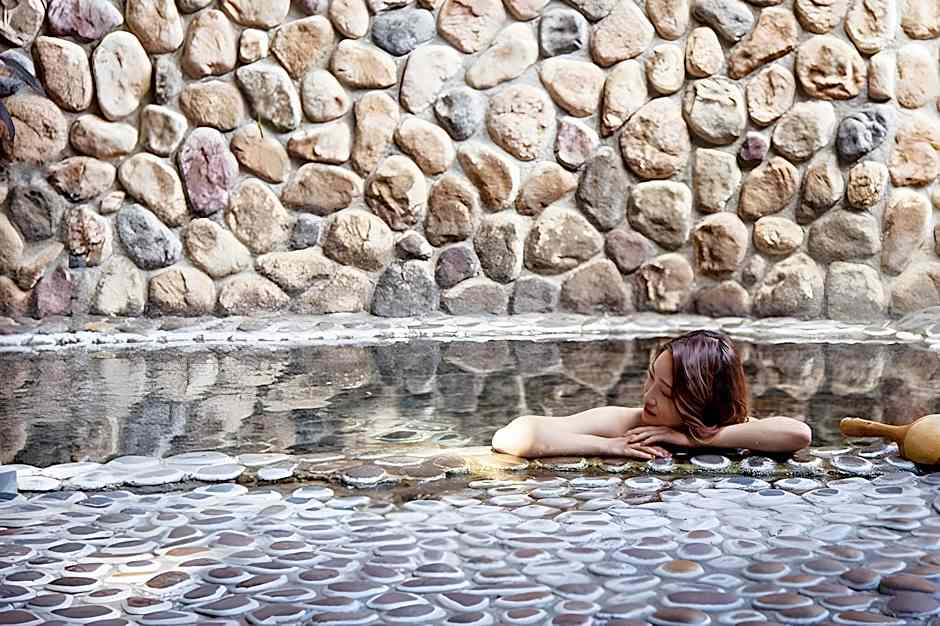 Pacific Hot Spring Hotel Green Bay