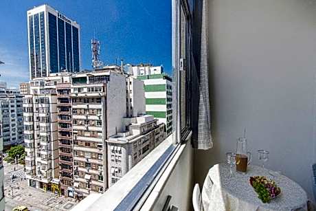 Side Ocean View: Cozy Studio