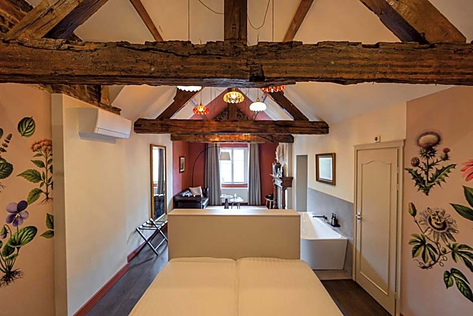 Photo 1 of 17 of Suite, Tower