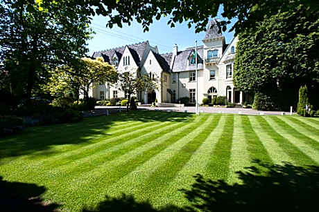 Glen-Yr-Afon House Hotel