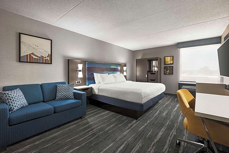 Photo 1 of 5 of 1 King Bed with Sofabed