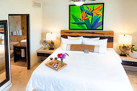 Three-Bedroom Suite with Partial Sea View -Penthouse