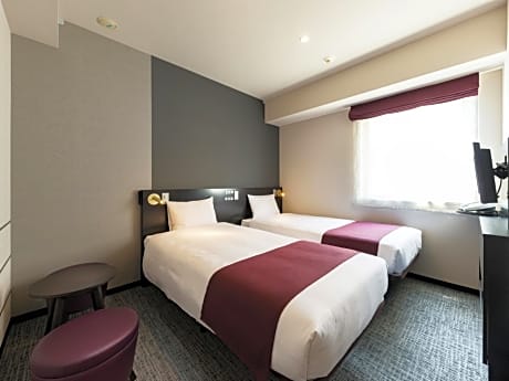 Twin Room - Non-Smoking (Check-in 6PM-, Check-out 9AM)