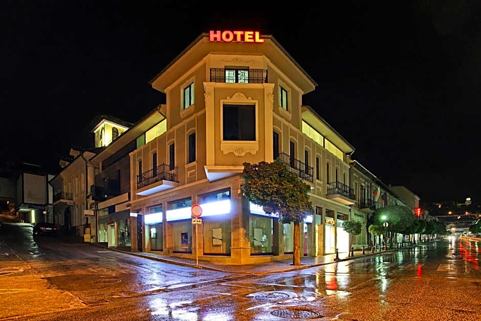 Executive Rooms and Suites Play