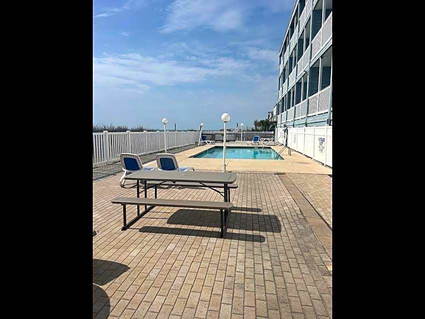 Exceptional Ocean-Pier-Pool Front 1 BR Condo