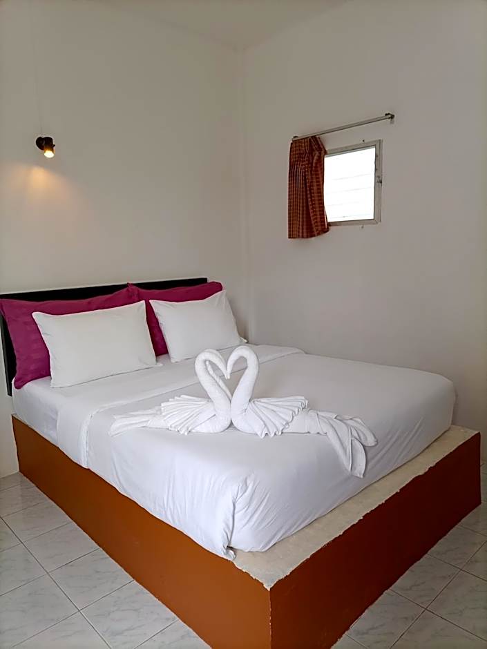 Khaolak Banana Bungalow