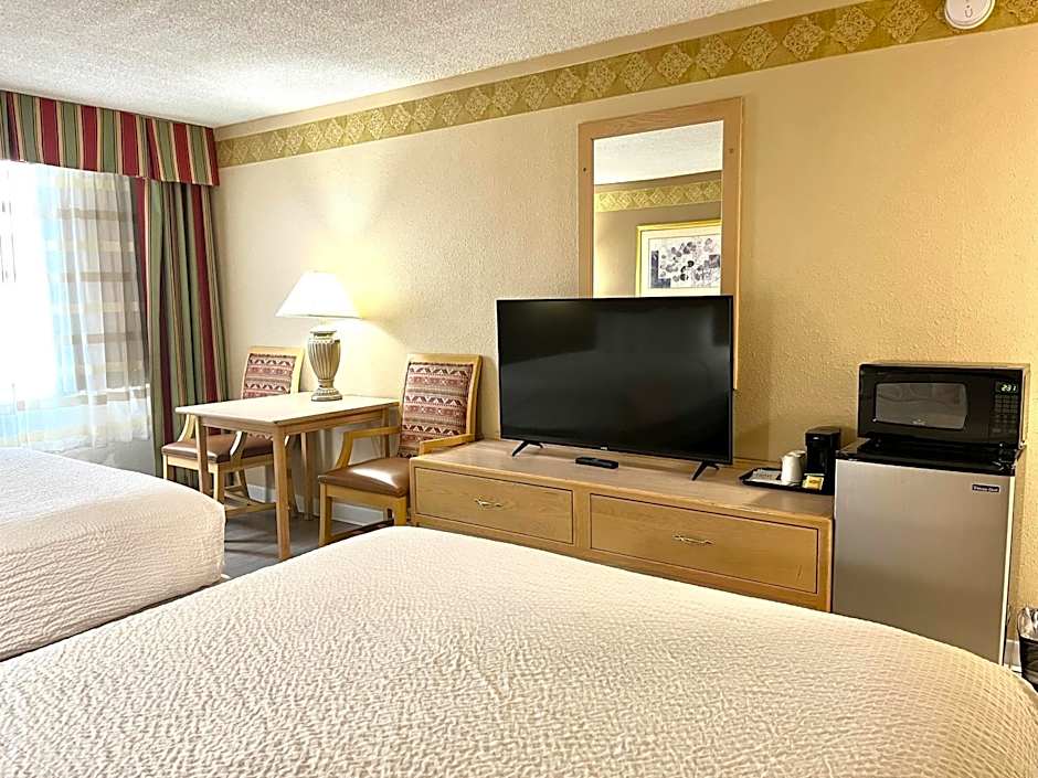 Brentwood Inn & Garden