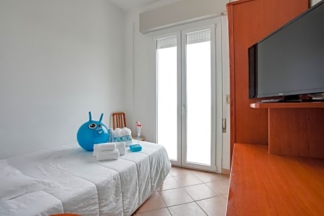 Single Room with Garden View